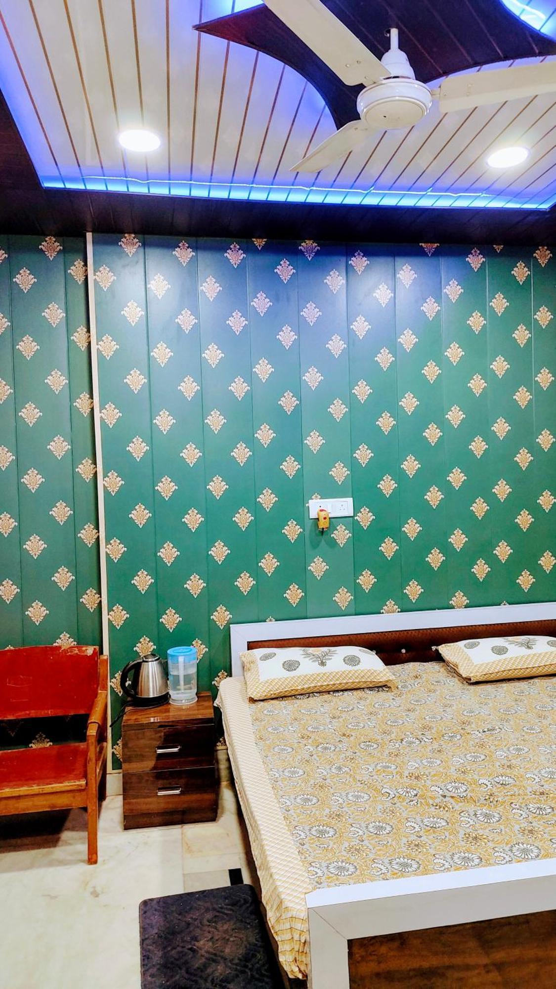 Hotel Raju Homestay Ayodhya 150 Meters From Shree Ram Janmbhoomi Temple 200 Meters From Ayodhya Dham Railway Station エクステリア 写真