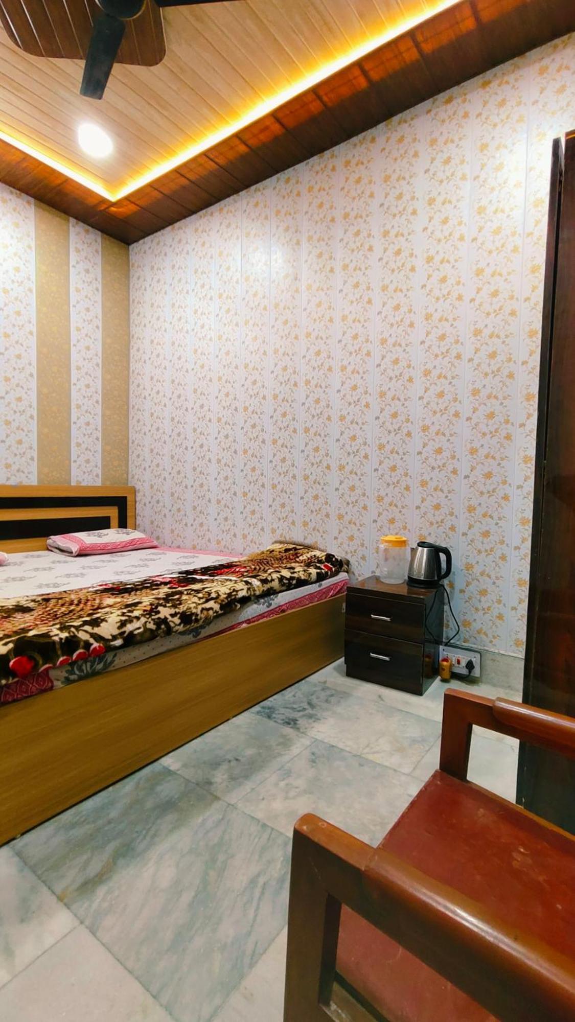 Hotel Raju Homestay Ayodhya 150 Meters From Shree Ram Janmbhoomi Temple 200 Meters From Ayodhya Dham Railway Station エクステリア 写真