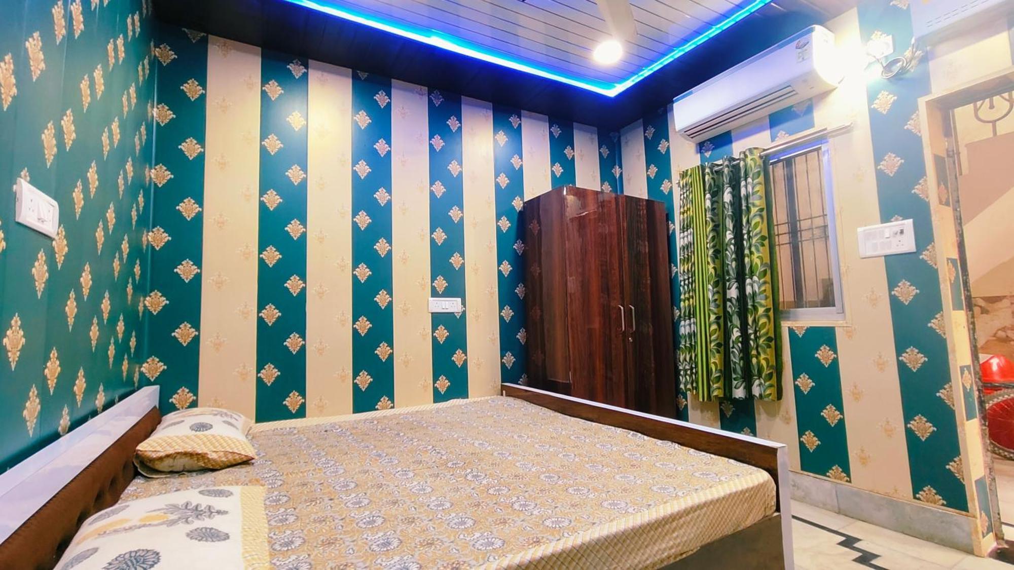 Hotel Raju Homestay Ayodhya 150 Meters From Shree Ram Janmbhoomi Temple 200 Meters From Ayodhya Dham Railway Station エクステリア 写真