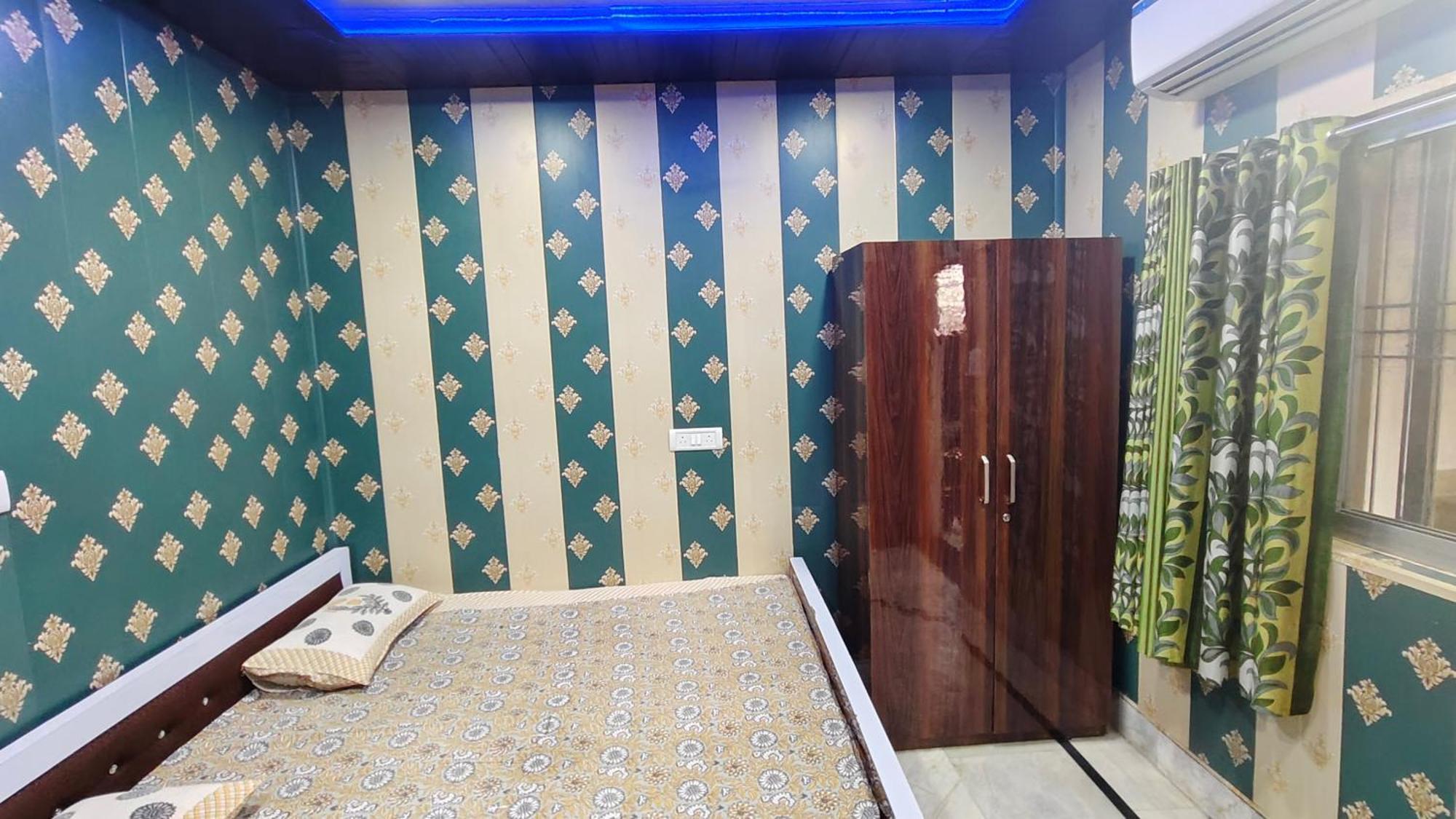 Hotel Raju Homestay Ayodhya 150 Meters From Shree Ram Janmbhoomi Temple 200 Meters From Ayodhya Dham Railway Station エクステリア 写真